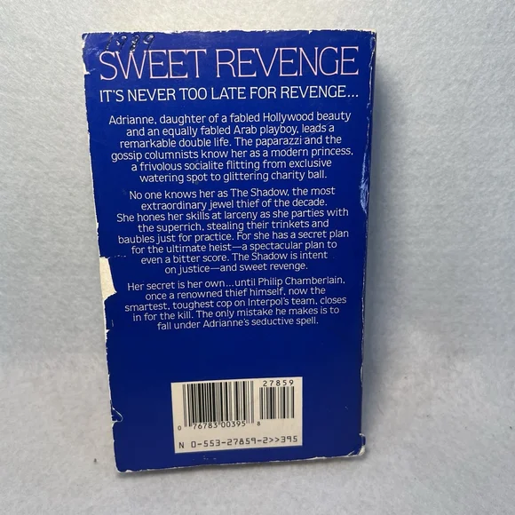 Nora Roberts romantic suspense - Picture 4 of 10